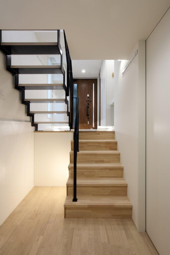 開放感のある空間利用が可能なスケルトン階段のスキップフロア